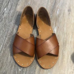 Universal thread sandal size 6